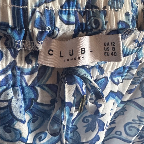 Club L London Blue & White Floral Ensemble 2 PC Sheer Blouse & Pant Beachy Set - Picture 5 of 6